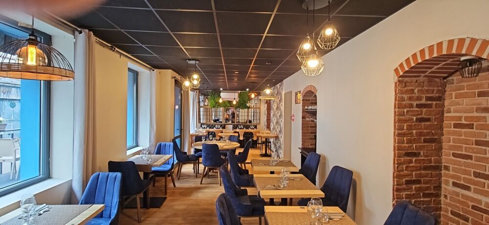   À VENDRE – MURS COMMERCIAUX D'UN RESTAURANT AVEC TERRASSES ET JARDIN – BOURGOGNE DU SUD Macon