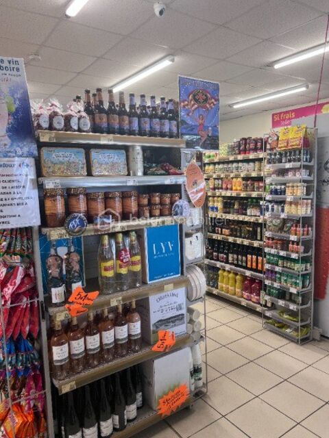 Murs et fonds de commerce à vendre dans station balnéaire 180000 34340 Marseillan