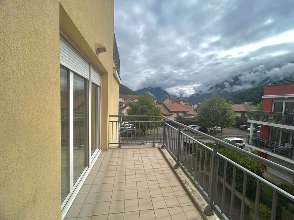 Dpt Haute Savoie (74), à vendre FAVERGES appartement T3 ( 67 m2) 2ème étage avec terrasse et vue