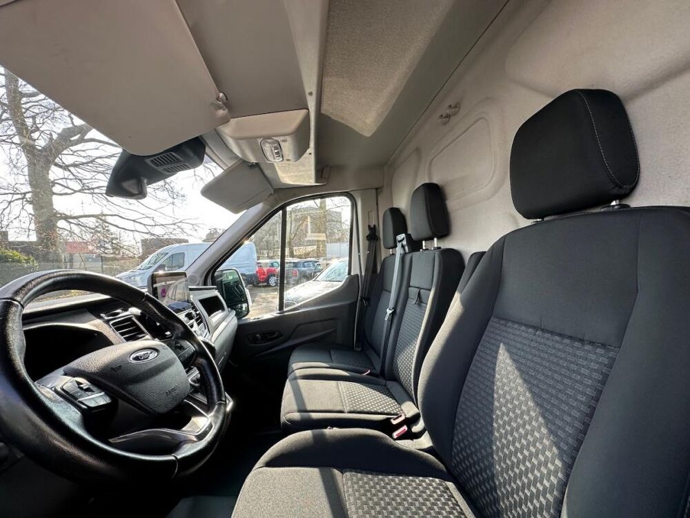 Transit FOURGON IV (2) 2.0 ECOBLUE 130 310 L2H2 AUTO LIMITED PRIX TT 2021 occasion 78240 Chambourcy