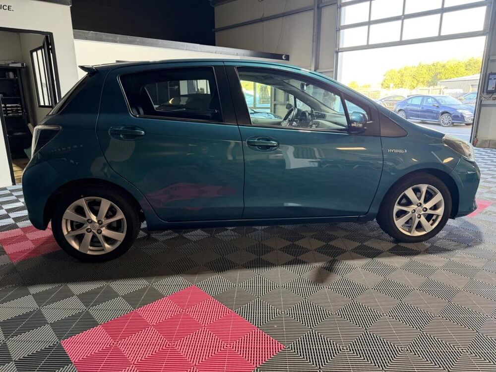 Yaris 1.5 VVTi 16V HSD Hybrid 100h E-CVT 75 cv Bo&icirc;te auto 2014 occasion 85190 Venansault
