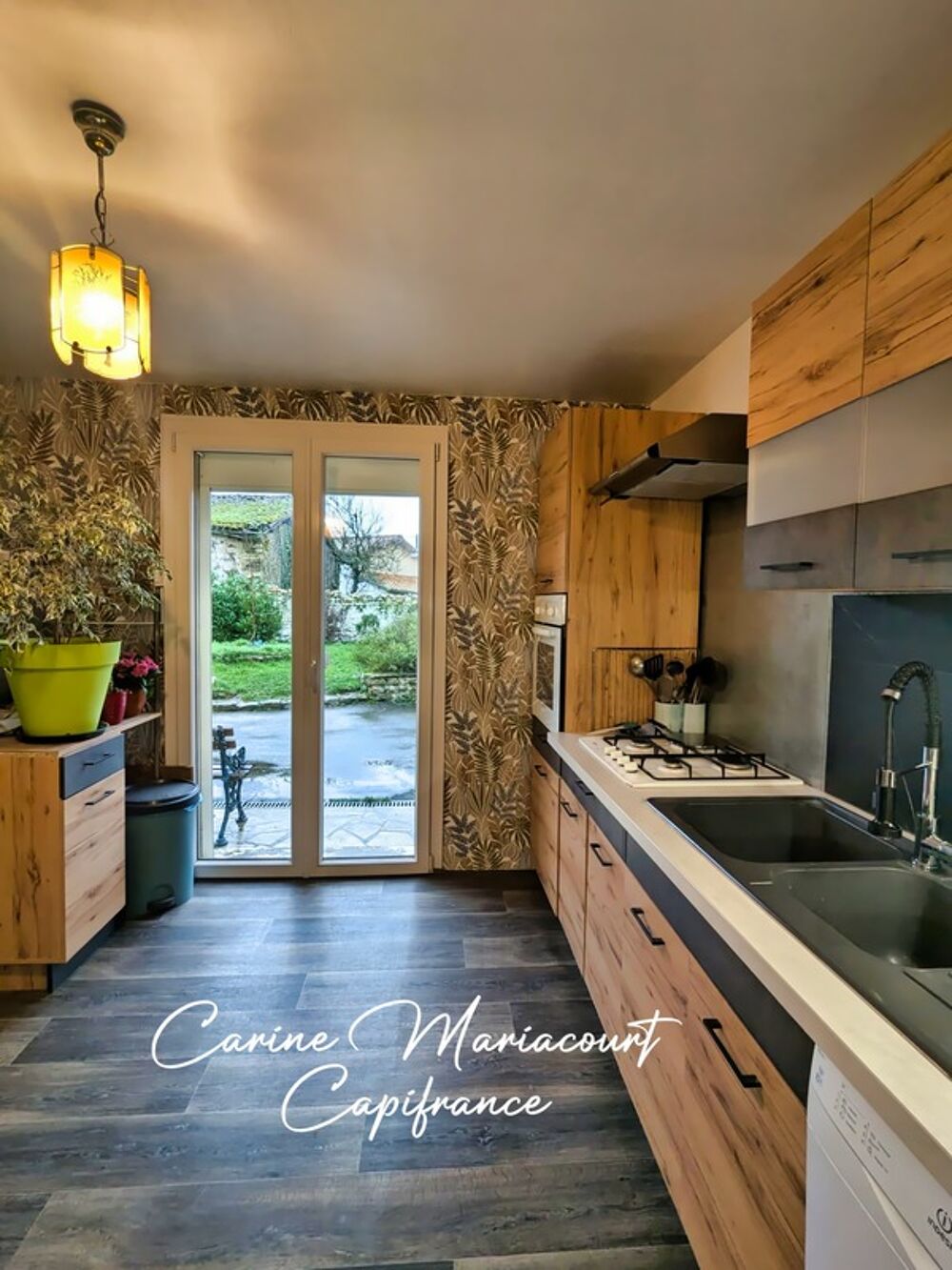 Vente Maison MAISON RENOVEE DE 160 M2, 4 CHAMBRES, VERANDA, GRAND GARAGE ET DEPENDANCES Fomperron