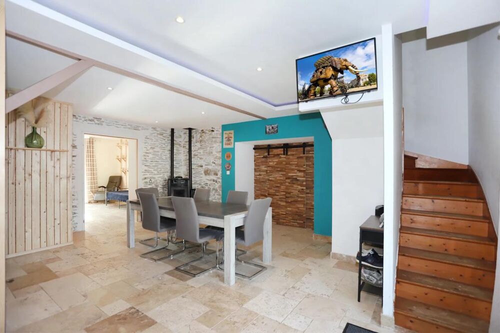 Vente Maison Maison de 10 pièces de 158.3 m² à Le Pin,  terrain de 2870 m² Le pin