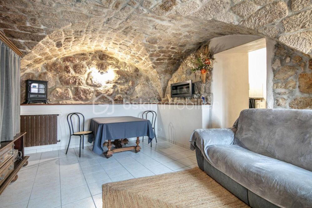 Maison 7 pièces 105 m² · à Burzet · 105 m² · 100 000 €