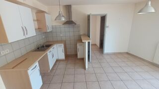  Appartement à louer 4 pièces 84 m²