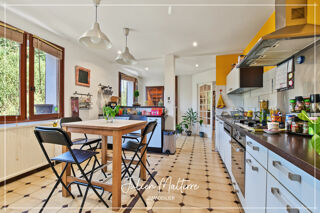  Maison à vendre 10 pièces 330 m²