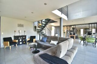  Maison  vendre 7 pices 210 m