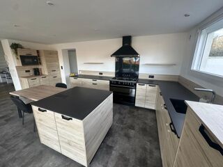  Maison  vendre 6 pices 240 m