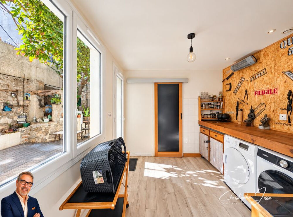 Vente Maison Maison de caractère avec vue sur la Robine, 6 chambres, cour et remise Port la nouvelle