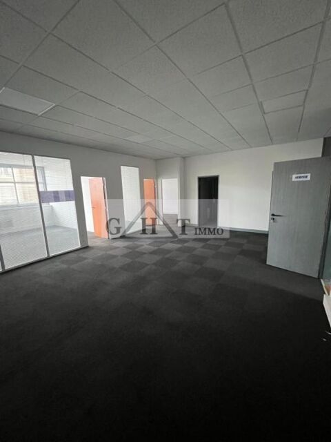 A LOUER 112 M&sup2; DE BUREAUX A SAINT-OUEN SUR SEINE 2160 93400 Saint ouen sur seine