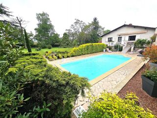  Proprit/chteau  vendre 6 pices 250 m