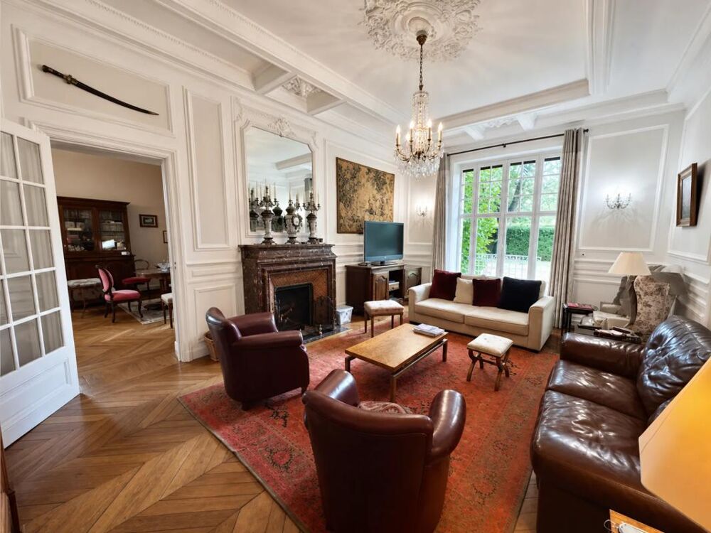 Maison de maître 360 m² à Saint-Just-en-Chaussée