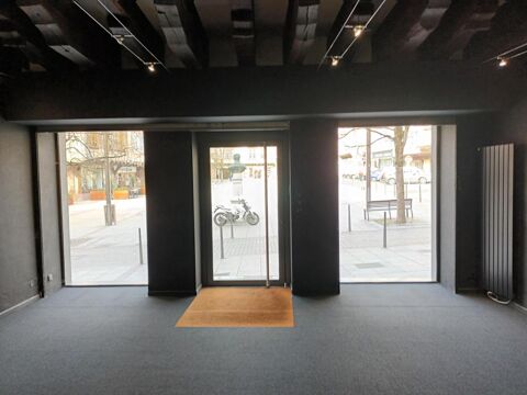 COMMERCE RC avec vitrine (130 m&sup2;) 930 12000 Rodez