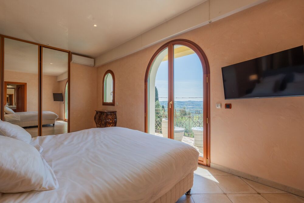 à vendre  Villa Grasse (06130)
