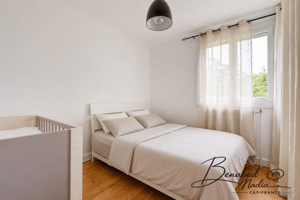 Vente Maison Maison familiale de 150 m² avec beau terrain de plus de 1 000 m² – Quartier Champ Plantier à Feyzin Feyzin