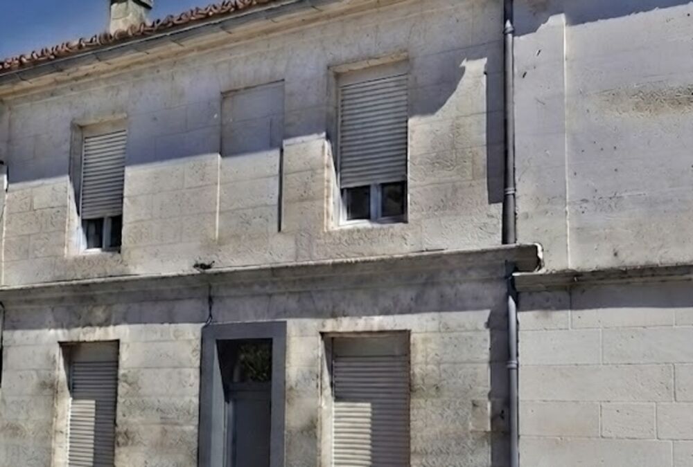 Vente Maison Maison à vendre 6 pièces ANGOULEME (16) Maison de ville d'end 120 m2 sur terrain d'env 500 m2 Angouleme