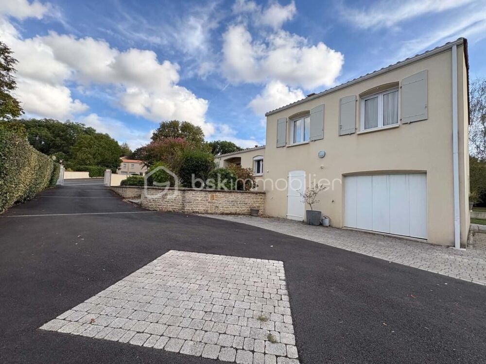 Vente Maison COUP DE CŒUR – MAISON 170 m² – TERRAIN ARBORÉ 2 000 m² – 328 000 € Melle
