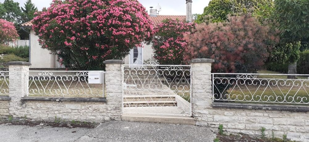 A Nersac,16, proche de toutes les commodités, maison à vendre prête à habiter, juste à rafraîchir