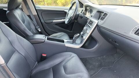 V60 2.0 D3 150 Geartronic 8 Momentum Business 2017 occasion 69008 Lyon