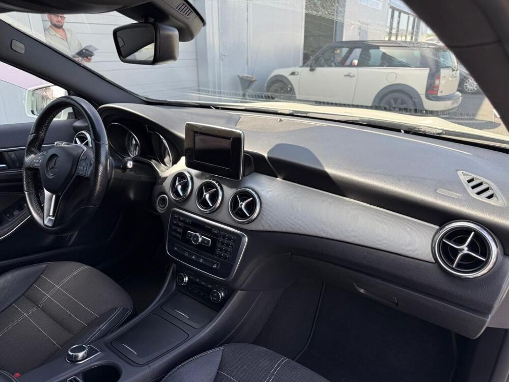 Classe GLA 220D 4-MATIC 7G-DCT 2.2 170CH FASCINATION GARANTIE 6 MOIS / 2016 occasion 36300 Le Blanc