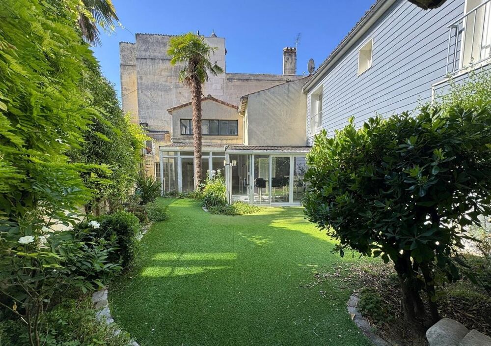 Vente Maison CENTRE VILLE - GRANDE MAISON FAMILILALE - JARDIN 100 M² - 4 CHAMBRES (POSS. 5) - CHARME DE L'ANCIEN - LOCAL COMMERCIAL (OU AUTRE Cognac