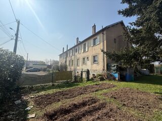  Immeuble à vendre 15 + pièces 416 m²