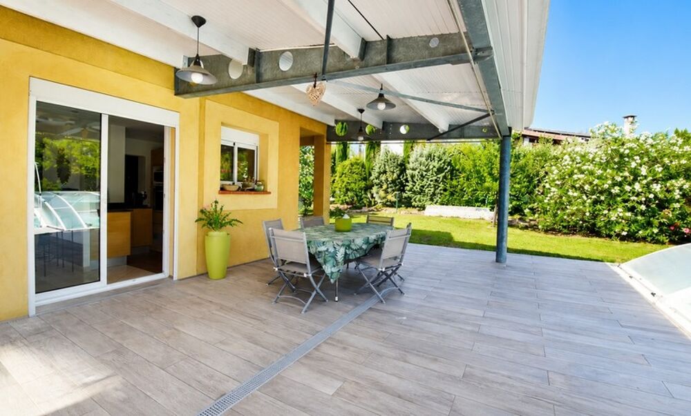 VILLA DE STANDING - DOUBLE GARAGE - PISCINE