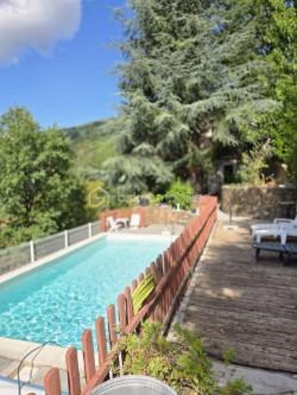 Maison d'architecte atypique 6 pièces sur un terrain de 2000 m2, piscine, 2 garages, vue dominante sur les Cévennes