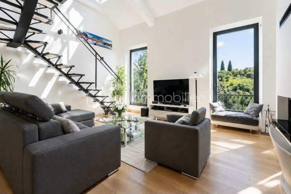 NICE GAIRAUT  DUPLEX DE CARACTÈRE AVEC ESPRIT MAISON ET 400 M² DE TERRAIN PRIVATIF