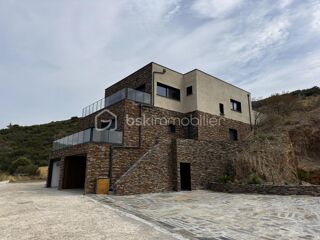  Villa  vendre 4 pices 228 m