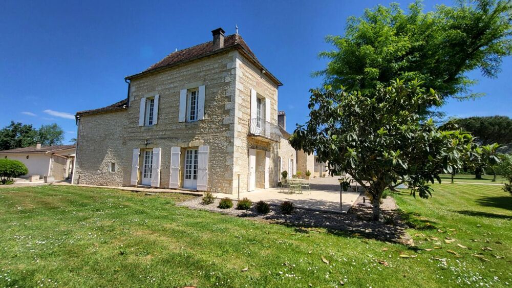 Proche Bergerac Demeure en pierres, gite et dépendances 17 pièces sur parcelle de 23000 m²