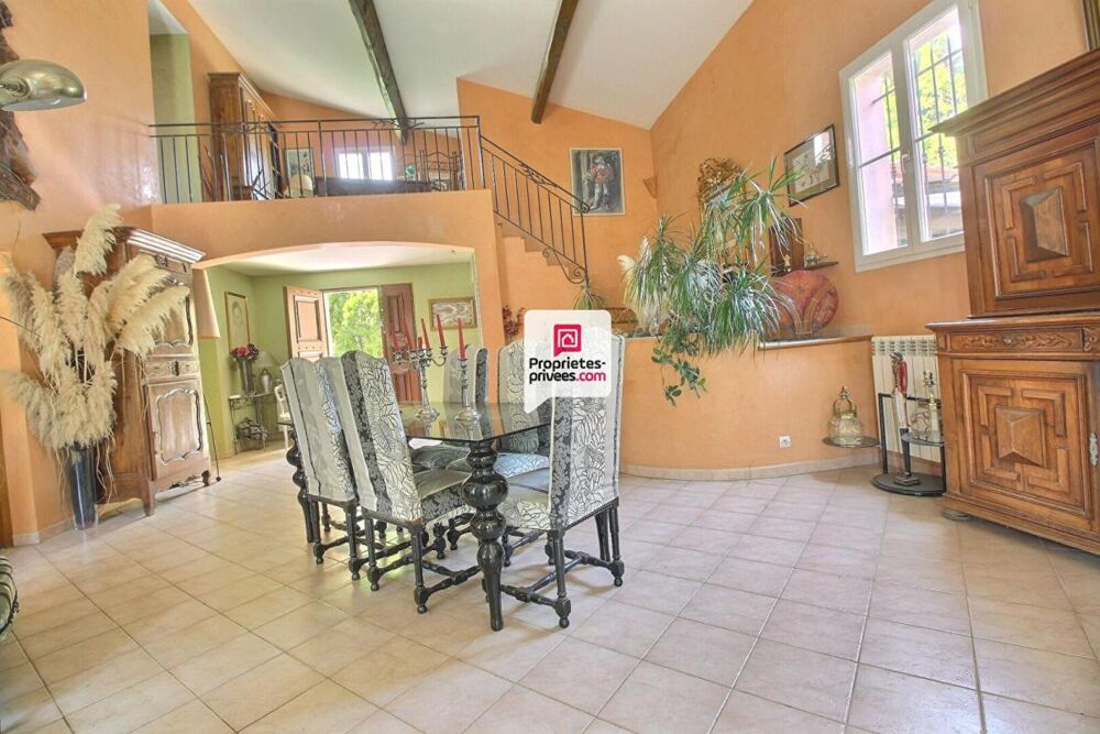 Maison 5 chambres 230 m² avec piscine à Saint Chaptes