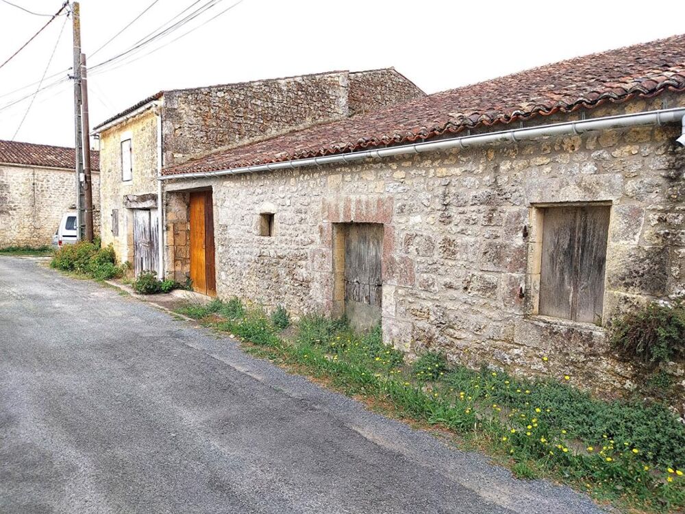 Saint Savinien 17350 Dépendance en Pierre à réhabiliter 225 m²