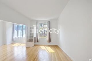  Immeuble à vendre 11 pièces 300 m²