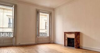  Appartement à louer 5 pièces 116 m²