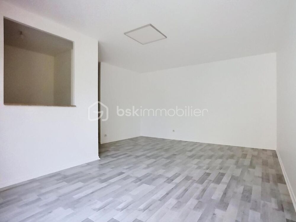 Vente Appartement SPACIEUX STUDIO MONTEVRAIN BOURG DANS RESIDENCE RECEMMENT RAVALEE AVEC PARKING ET ASCENSEUR DPE C Montevrain