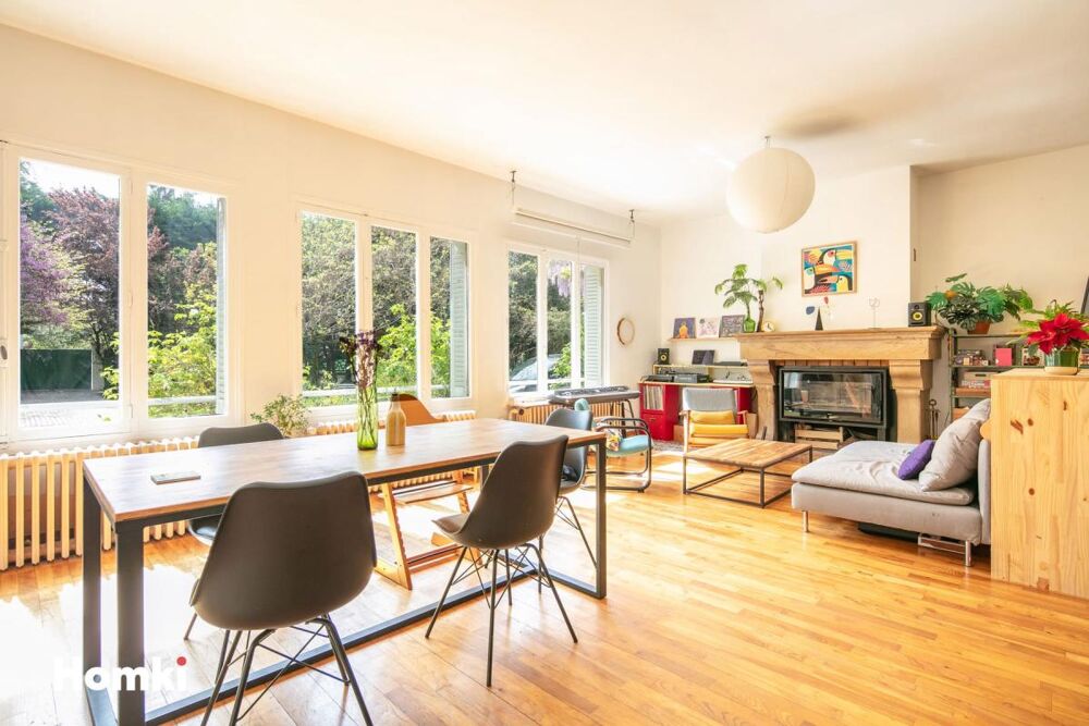 Maison de 226 m² au coeur dun jardin arboré de 1 500 m²  Fraîcheur, calme et verdure