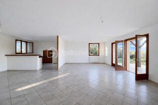 Vente Maison EN EXCLUSIVITÉ  - Vue imprenable, volumes généreux et cadre de vie exceptionnel à Saint-Point Saint point