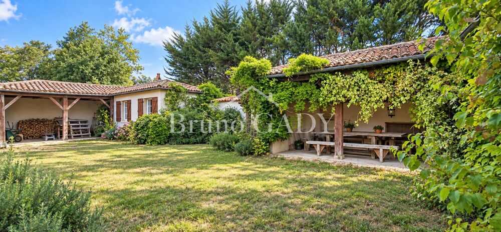 Vente Maison Ensemble immobilier en pierre composé de deux maison totalisant environ 262m2. sur parcelle de 13405M2 Thenac