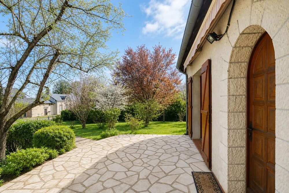 Vente Maison Proche La Bazoche Gouet, pavillon de belle qualité sur terrain très bien arboré La bazoche gouet