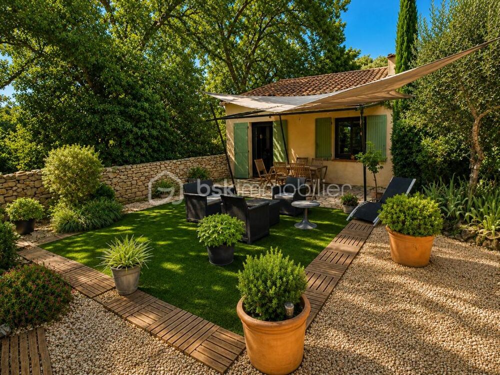 à vendre  Propriété/château Néoules (83136)