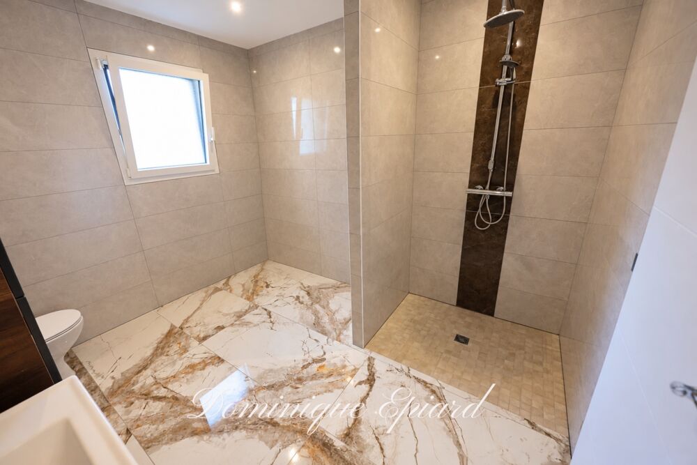 Vente Maison NOUAILLÉ-MAUPERTUIS – VILLA RÉCENTE DE PLAIN-PIED DPE A– 145 M² – 4 CHAMBRES – BELLES PRESTATIONS Nouaille maupertuis