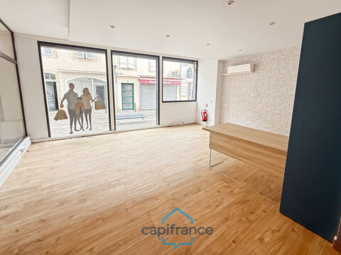   Dpt Landes (40), à vendre AIRE SUR L'ADOUR Local/Bureaux de 72m² utilisables + cave, bon emplacement au centre-ville 