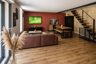  Propriété/château à vendre 8 pièces 156 m²