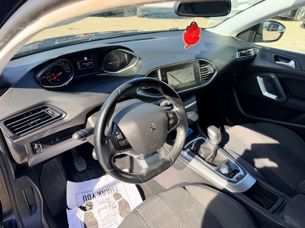 308 1.2L TURBO 110ch S&S BVM5 ALLURE 2018 occasion 84700 Sorgues