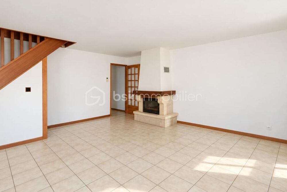 Maison familiale de 139 m², 6 pièces, 5 chambres  Beaux volumes, fort potentiel et jardin sans vis-à-vis