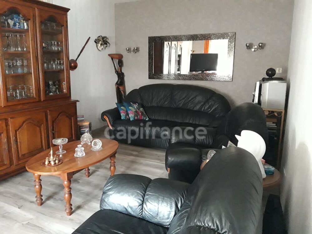 Maison à vendre 6 pièces et véranda FONTENAY LE COMTE (85200)