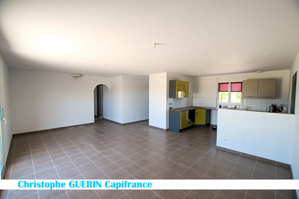 À VENDRE  Magnifique pavillon de plain-pied avec grand terrain de 1 500 m² à Mansle
