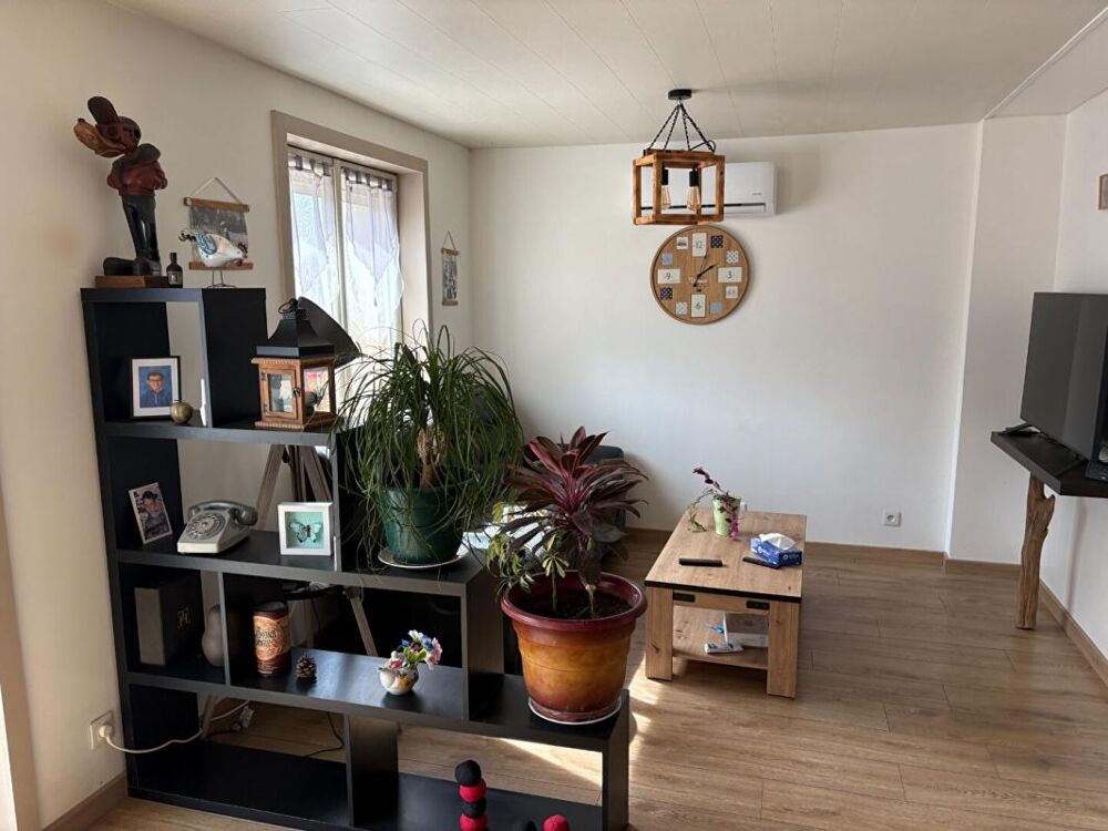 Vente Maison Maison  5 pièces103 m2 + 75m² d'annexes Etival