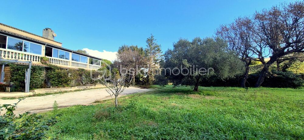  vendre  Proprit/chteau Bormes-les-Mimosas (83230)